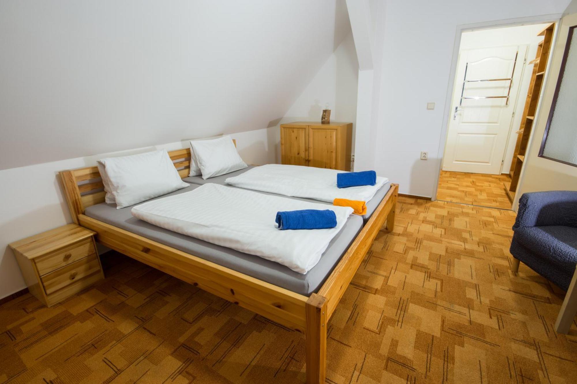Modry Pension Rokytnice Рокицани Экстерьер фото