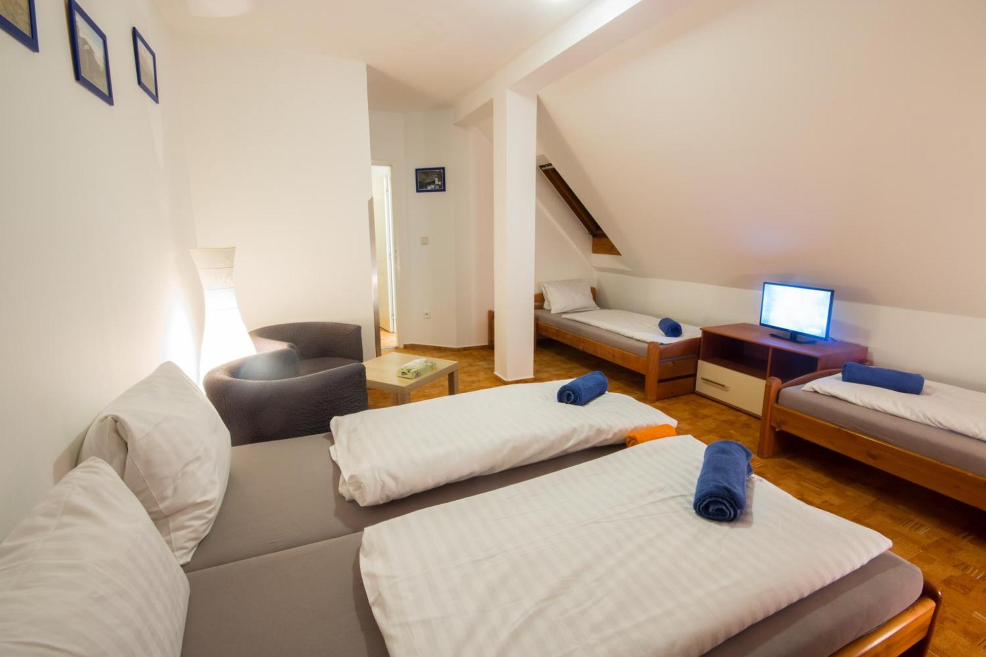 Modry Pension Rokytnice Рокицани Экстерьер фото