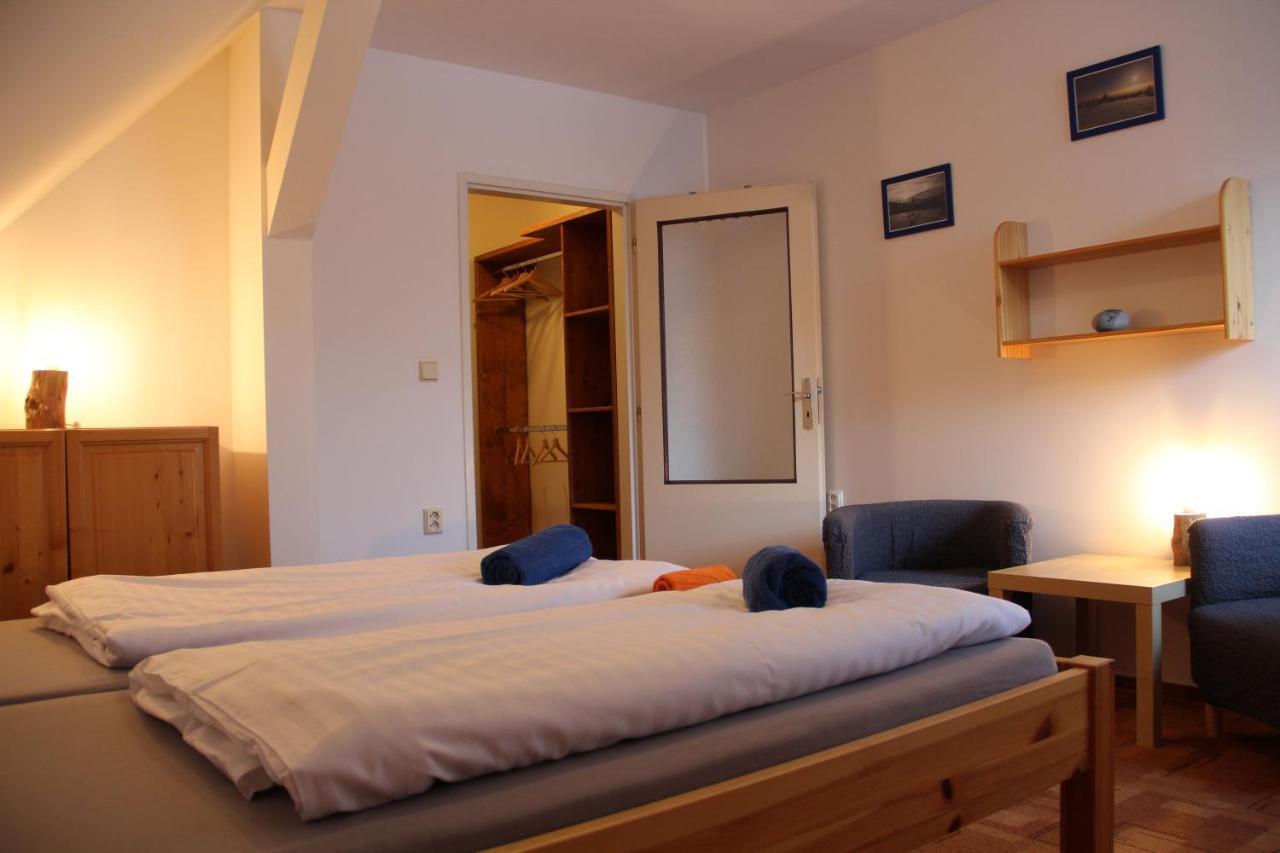 Modry Pension Rokytnice Рокицани Экстерьер фото